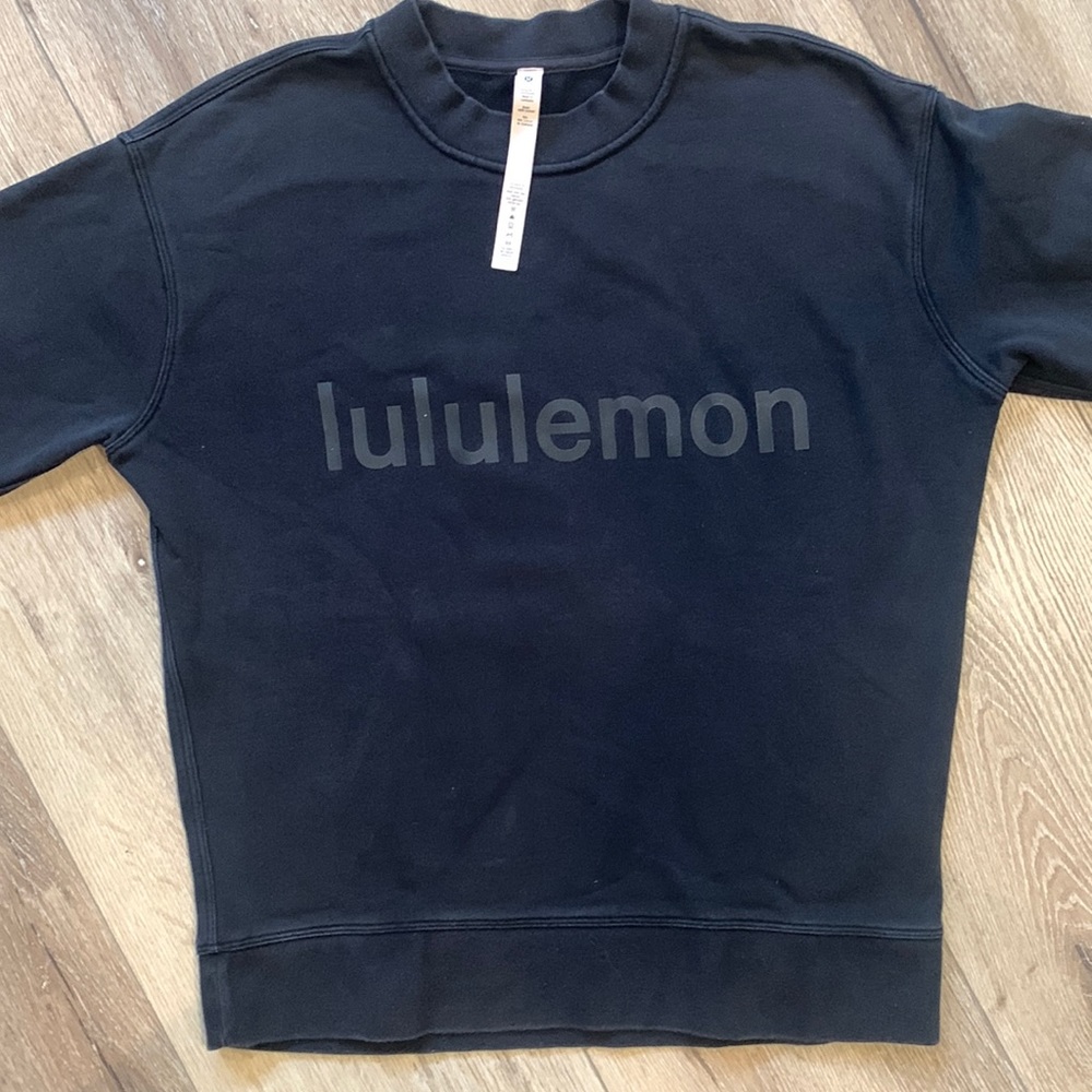 Lululemon black sweat